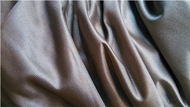 Abbigliamento premaman Tessuto conduttivo per la protezione dalle radiazioni in fibra d'argento al 100%.